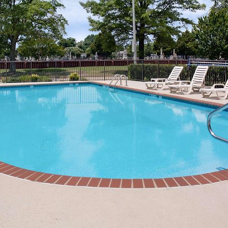 Quality Inn & Suites Olde Town Portsmouth Zewnętrze zdjęcie
