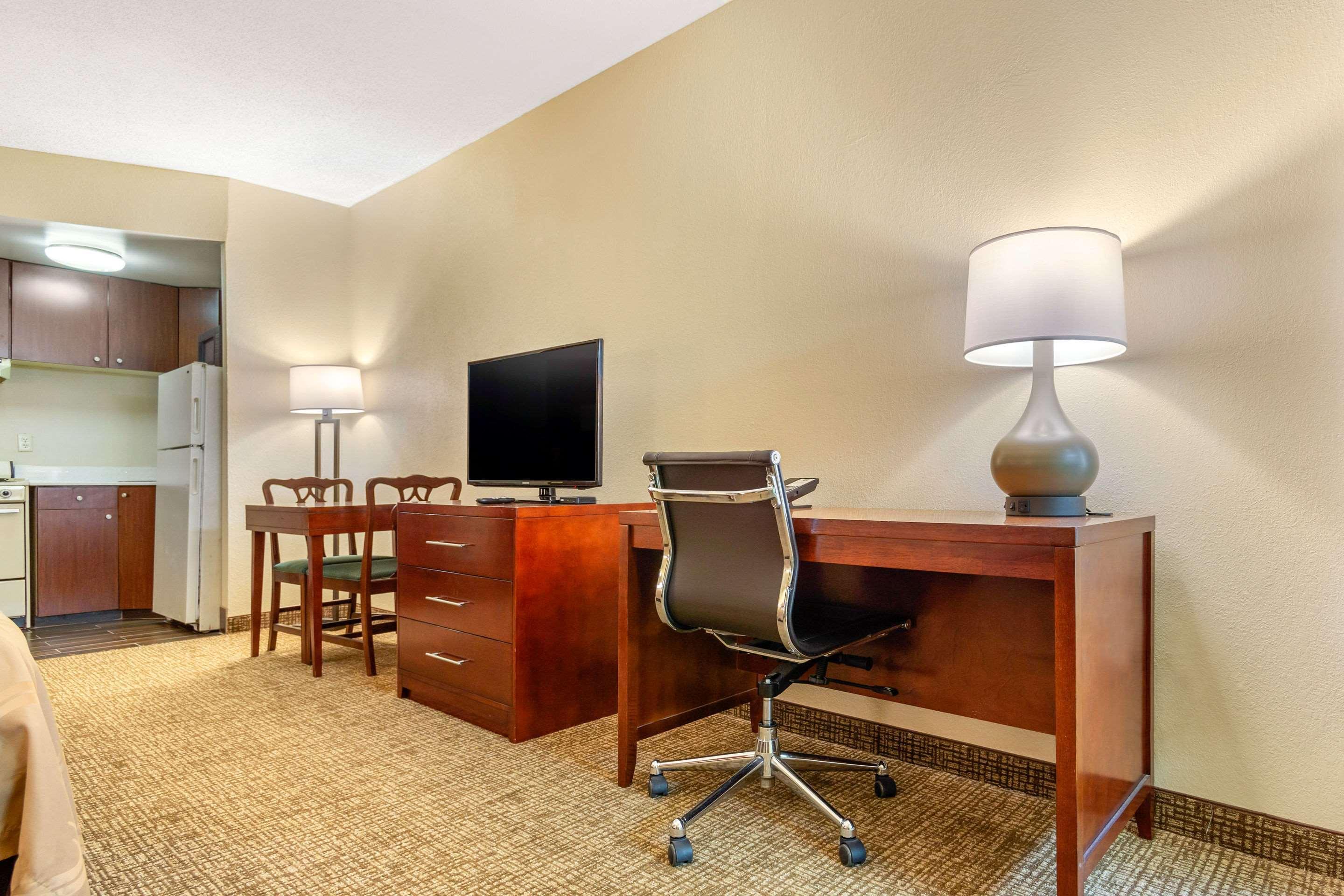Quality Inn & Suites Olde Town Portsmouth Zewnętrze zdjęcie