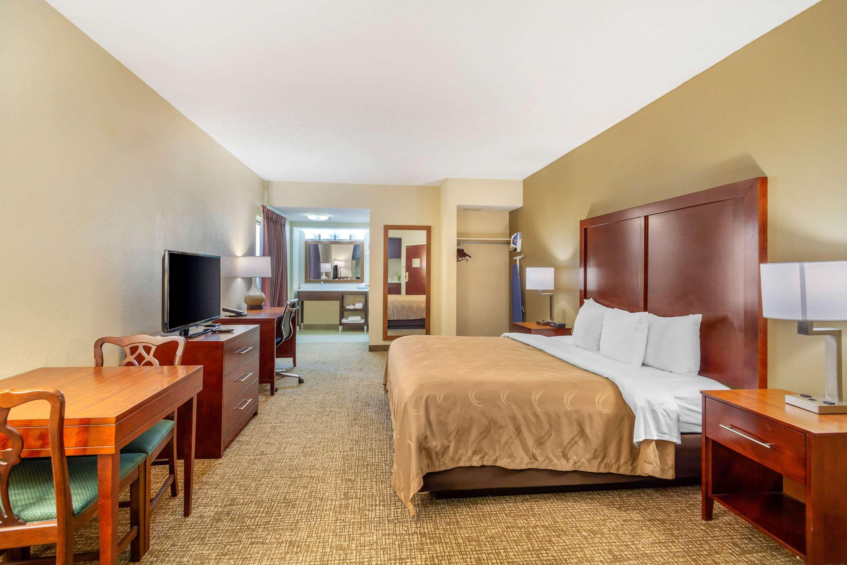 Quality Inn & Suites Olde Town Portsmouth Zewnętrze zdjęcie
