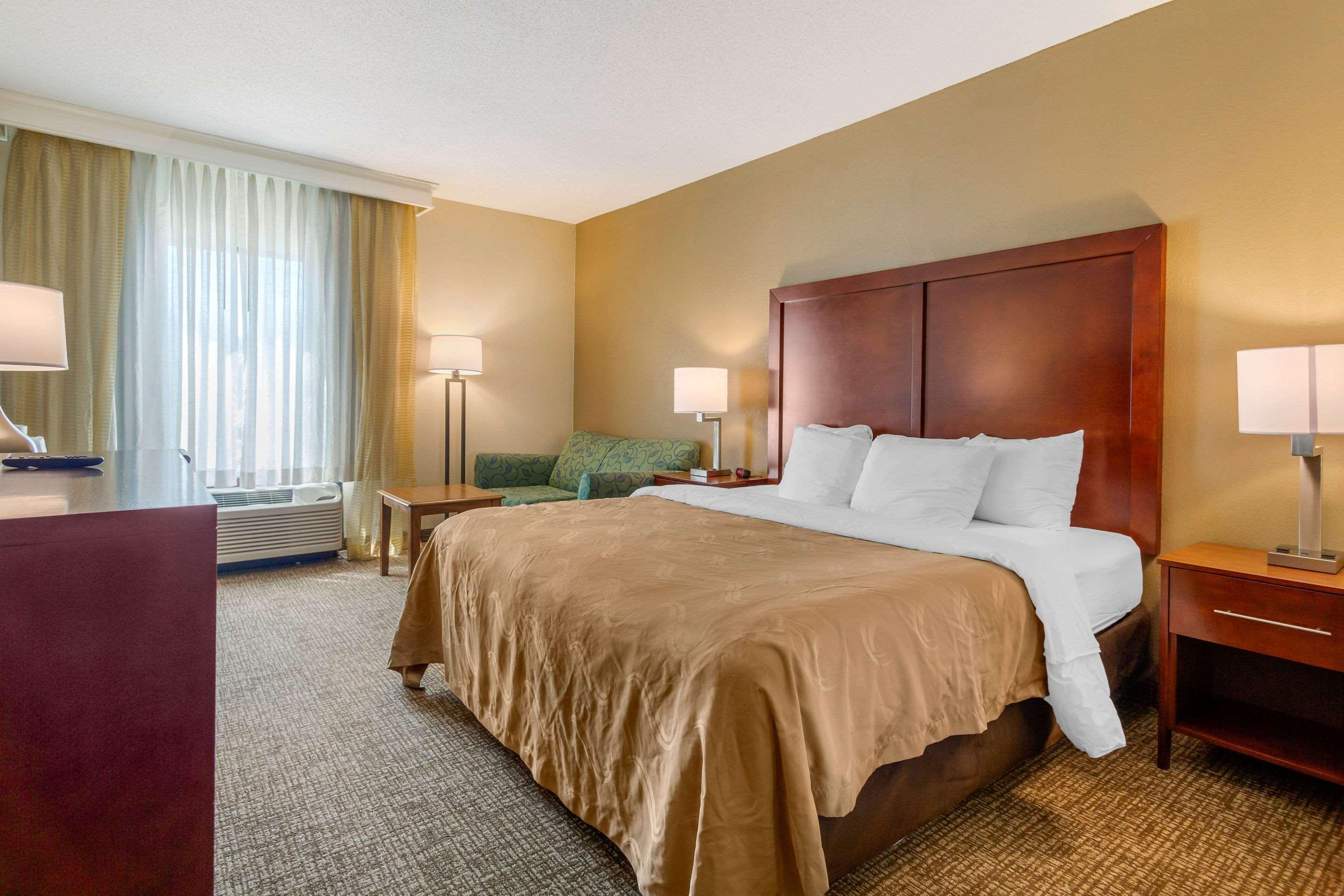 Quality Inn & Suites Olde Town Portsmouth Zewnętrze zdjęcie