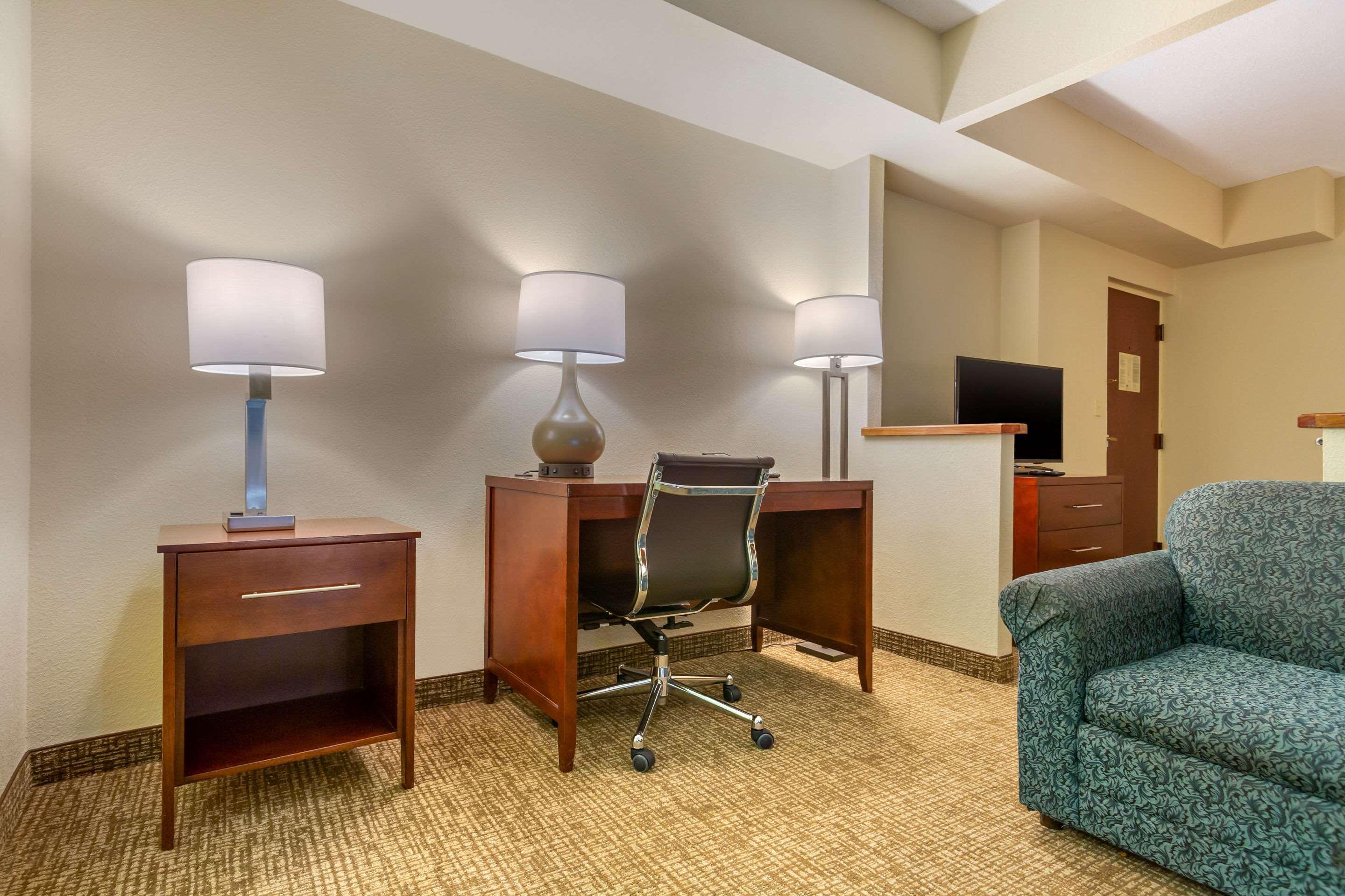Quality Inn & Suites Olde Town Portsmouth Zewnętrze zdjęcie