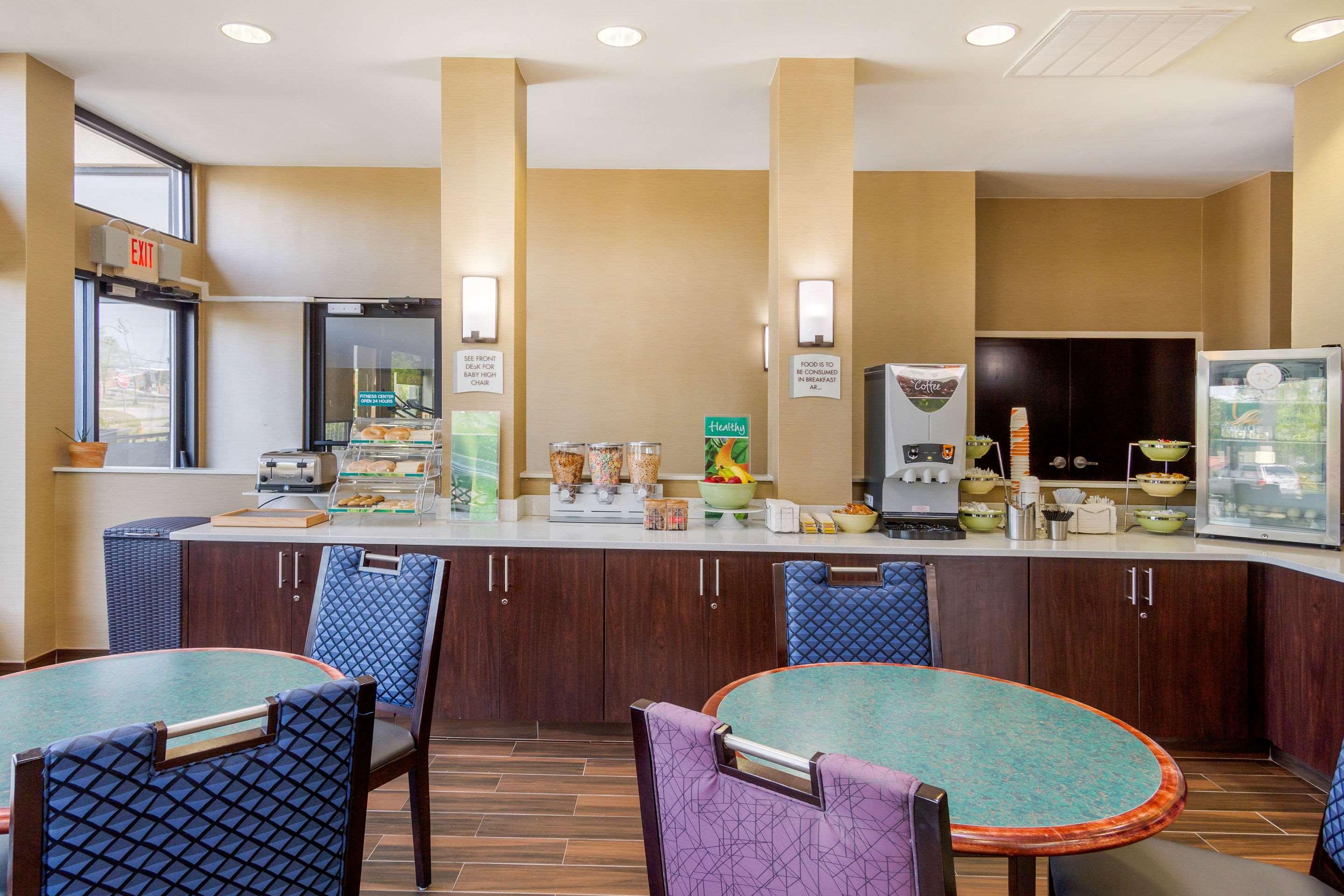 Quality Inn & Suites Olde Town Portsmouth Zewnętrze zdjęcie