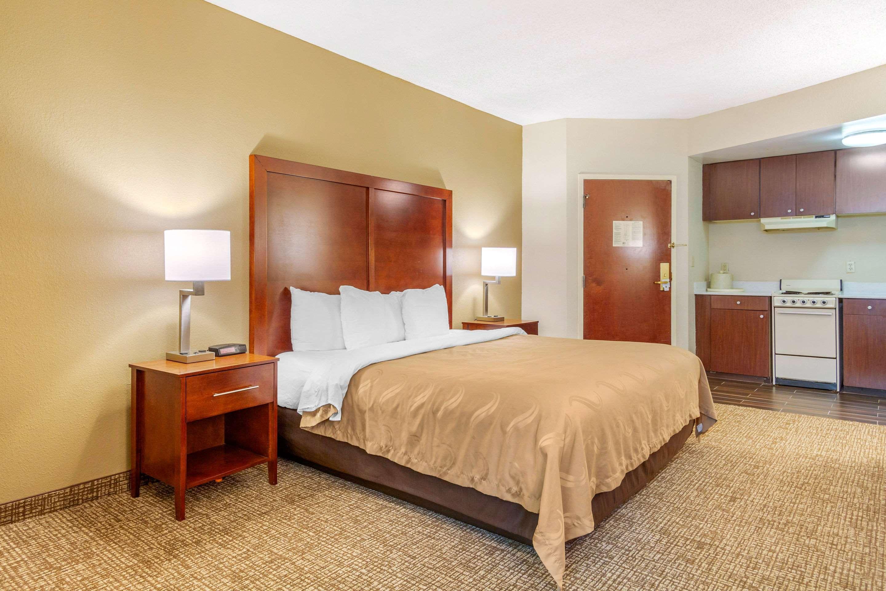 Quality Inn & Suites Olde Town Portsmouth Zewnętrze zdjęcie